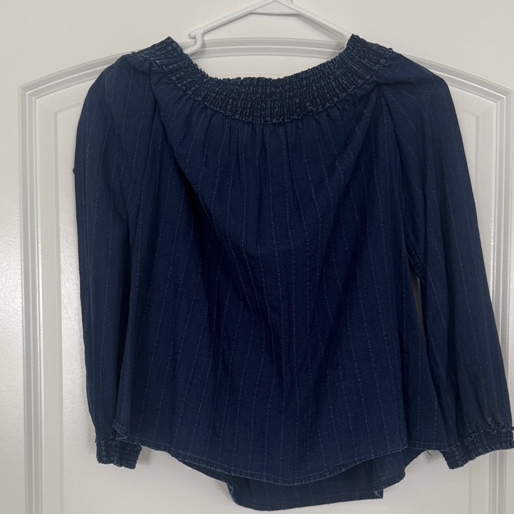 Rag’n’Bone cold shoulder blouse super cute denim like fabric